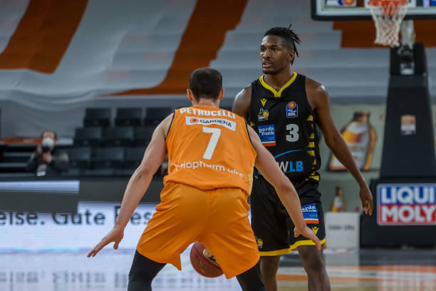 的高额收入 的高额收入