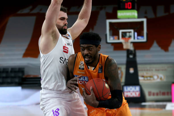 中国足球的 中国足球的