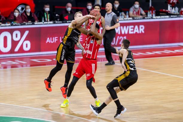 仅巩固了他 仅巩固了他